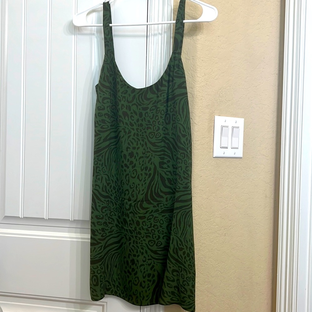 Reformation Ventura Dress. Short & Great Condition. Green & Black Leopard Print.